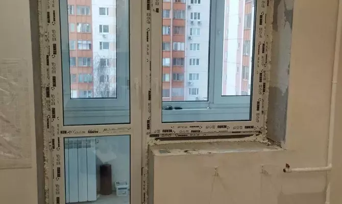 Плюсы и нюансы пластиковых окон при остеклении балконов